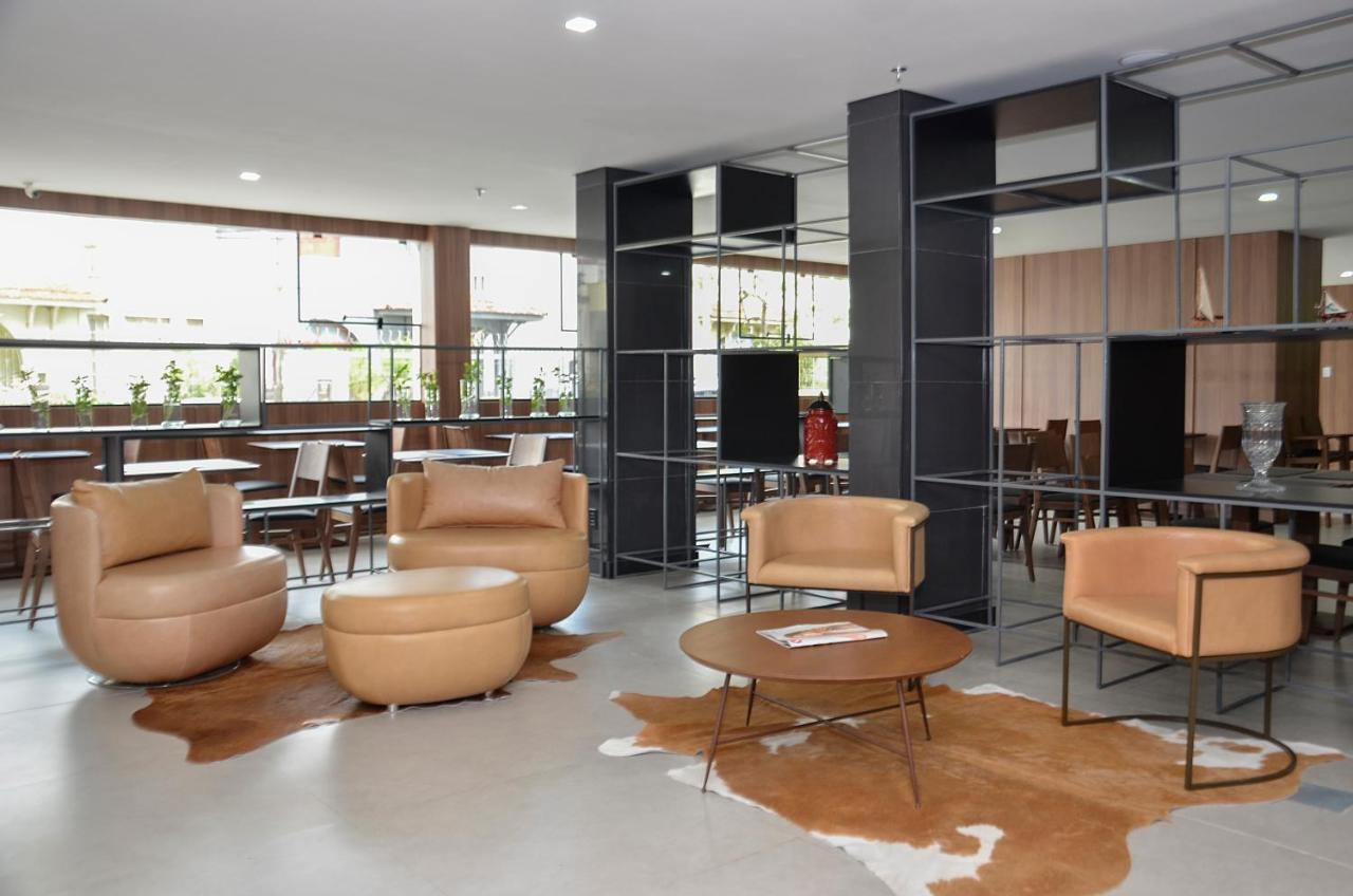 פלוטאס M Tower Hotel מראה חיצוני תמונה