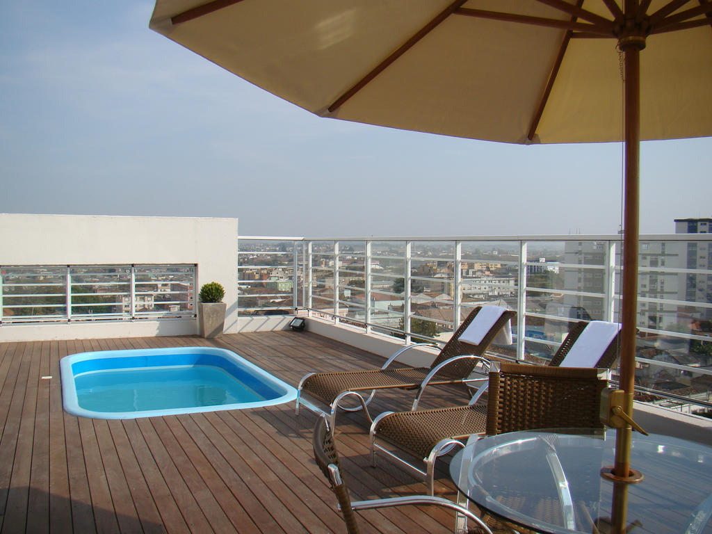 פלוטאס M Tower Hotel מראה חיצוני תמונה