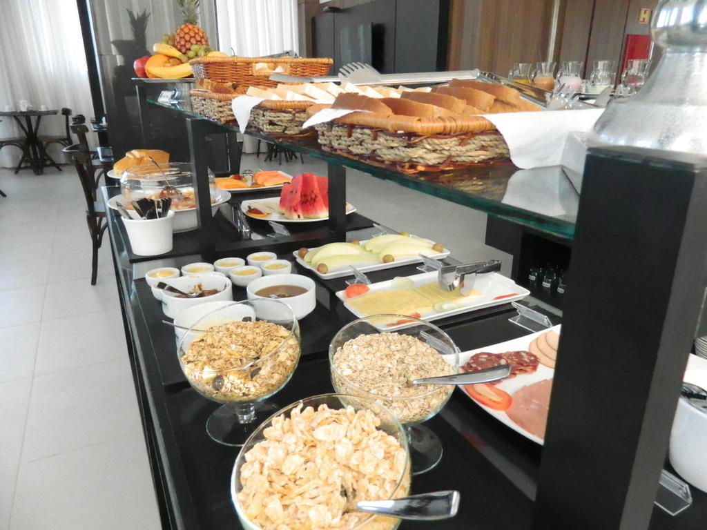 פלוטאס M Tower Hotel מראה חיצוני תמונה
