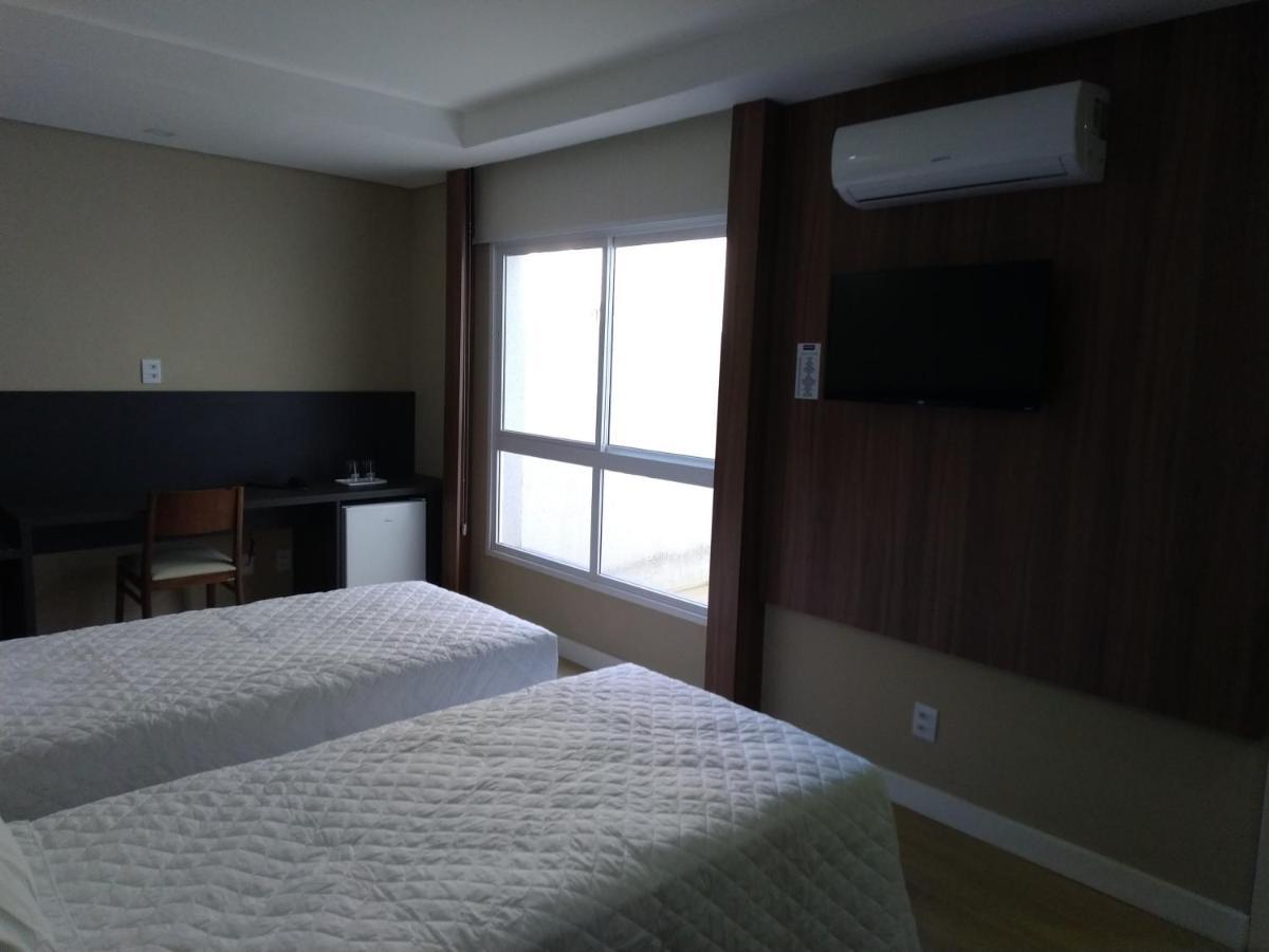 פלוטאס M Tower Hotel מראה חיצוני תמונה