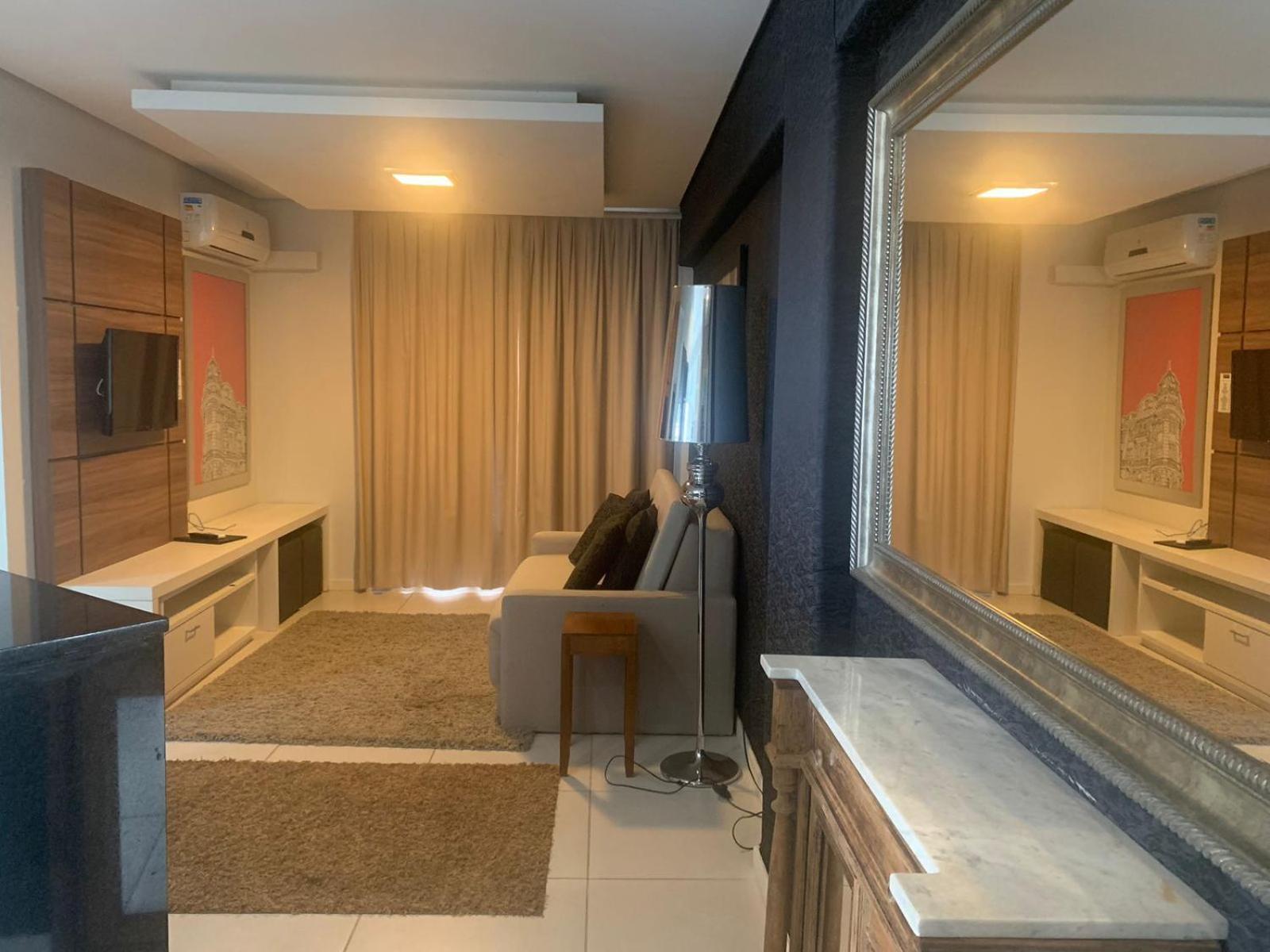 פלוטאס M Tower Hotel מראה חיצוני תמונה