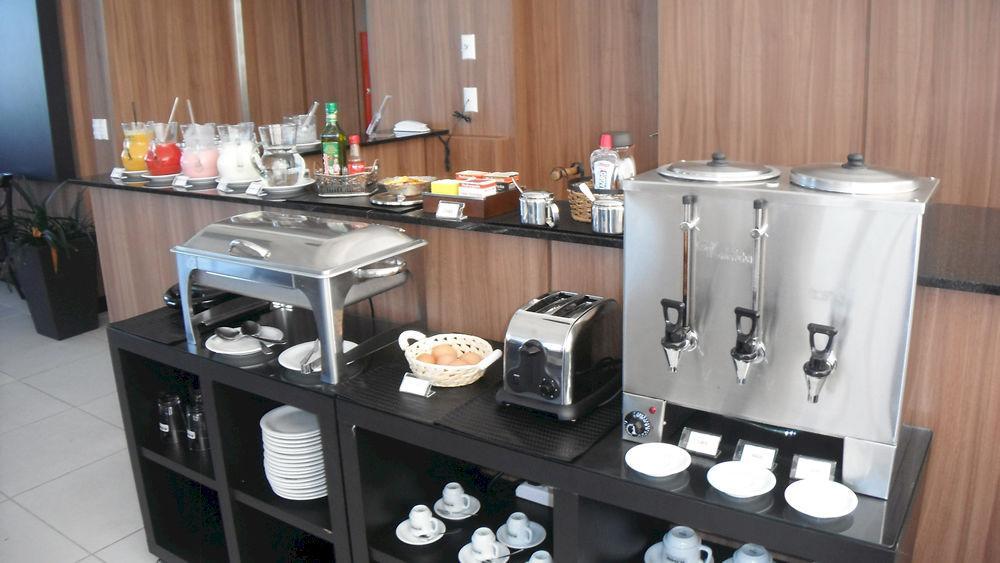 פלוטאס M Tower Hotel מראה חיצוני תמונה